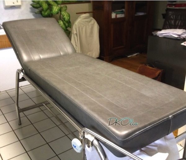 Table de soins médicaux